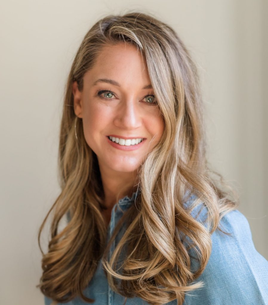 headshot of Rachel Figg, founder of Spark Schooling (formerly Hands On Homeschooling)